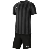 Equipacin de latiendadelclub NIKE Striped Division IV P-CW3813-060